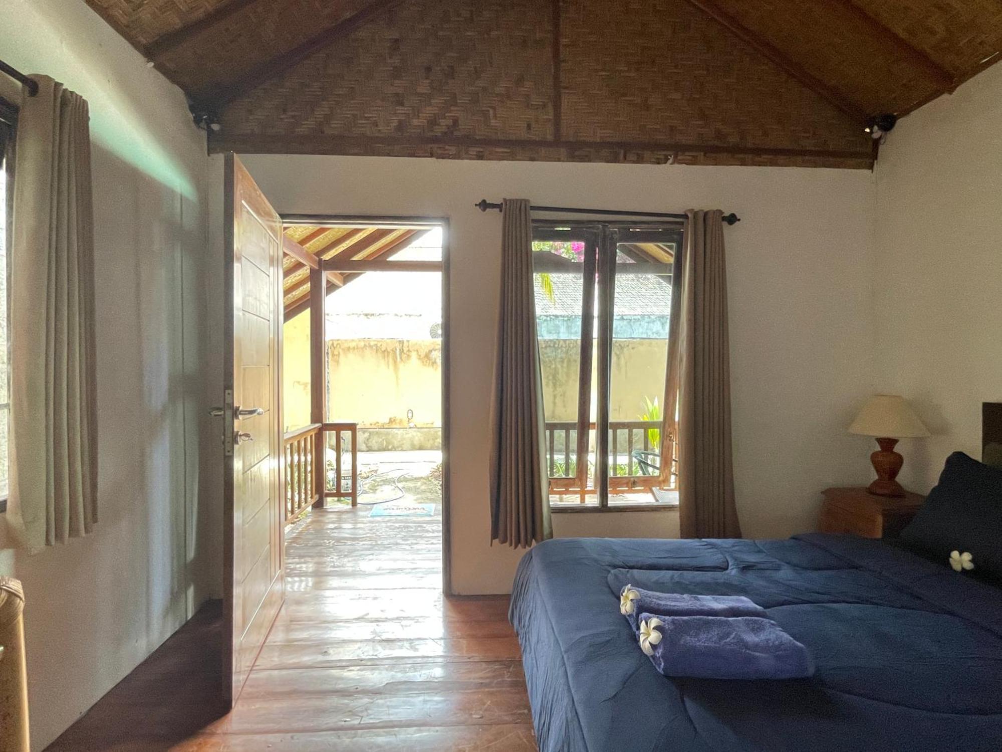 Rumah Tiga Gili Gili Air Esterno foto