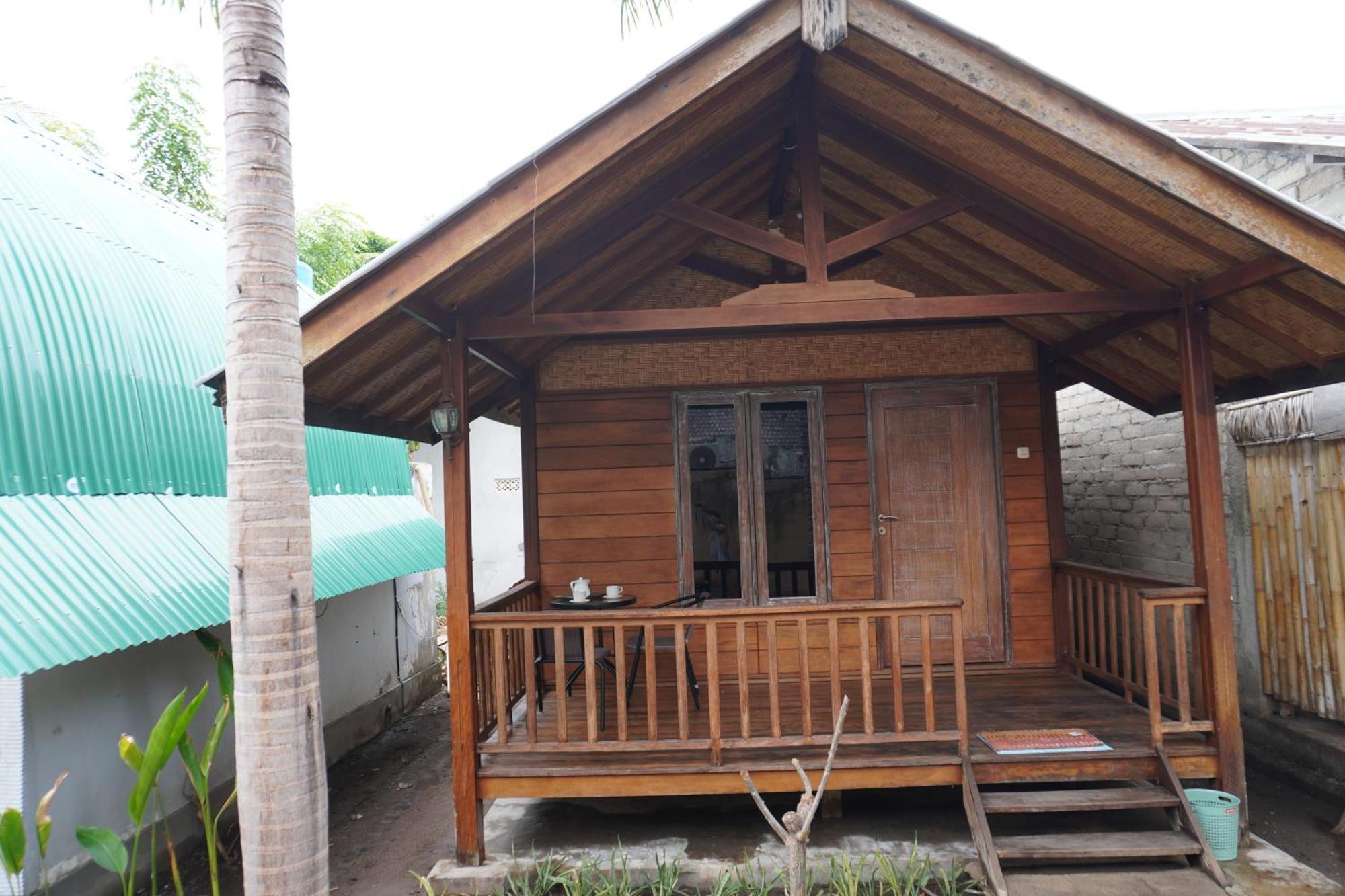 Rumah Tiga Gili Gili Air Esterno foto