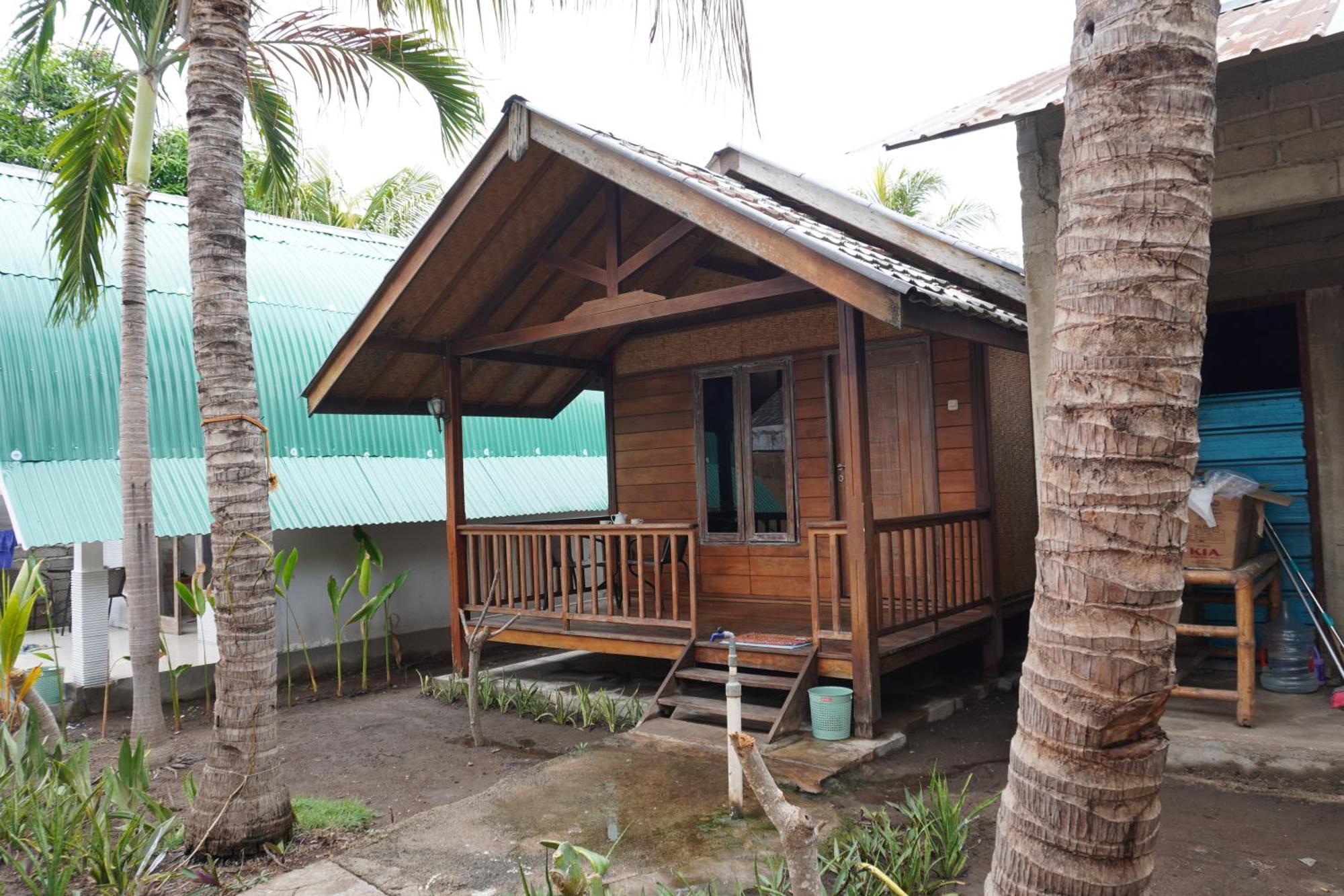 Rumah Tiga Gili Gili Air Esterno foto