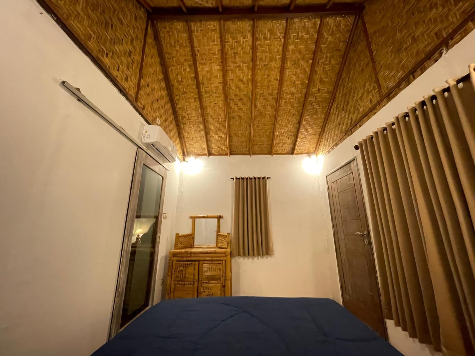 Rumah Tiga Gili Gili Air Esterno foto