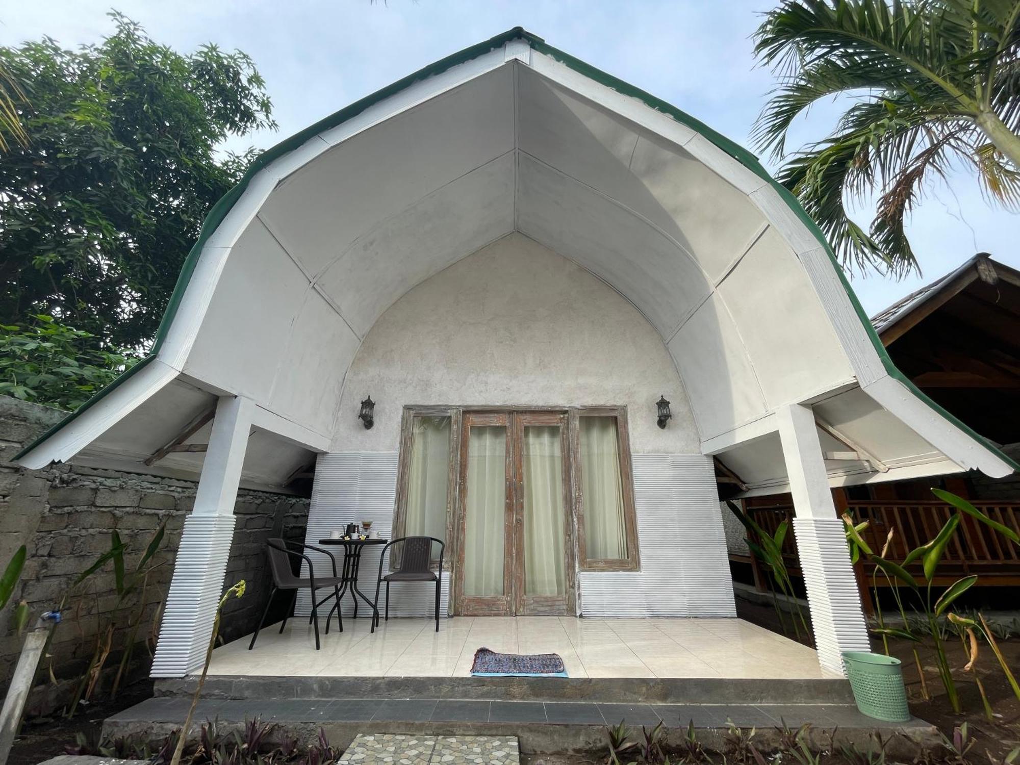 Rumah Tiga Gili Gili Air Esterno foto